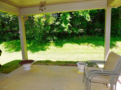 5813 Shepherd Crossing Dr, Louisville, KY 40219 - photo 5