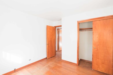 2000 W Dugdale Rd, Waukegan, IL 60085 - photo 3