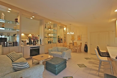 10201 Chapman Oak Ct, Palm Beach Gardens, FL 33410 - photo 4