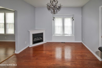 423 Fulton St, Port Clinton, OH 43452 - photo 3