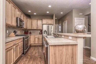 889 NW 13th St, Redmond, OR 97756 - photo 6