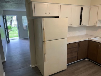 2409 13th St W unit 4, Bradenton, FL 34205 - photo 6