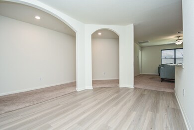 10914 Hillside Creek Dr, Humble, TX 77396 - photo 4