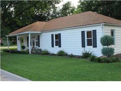 Well manicured lawn