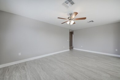 581 N Washington St-6