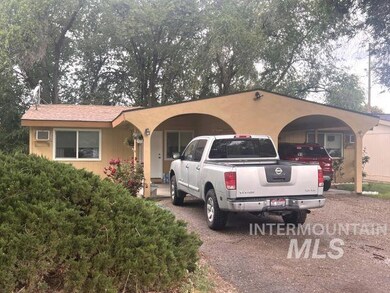 1109/1111 S Ivy St, Nampa, ID 83686 - photo 2