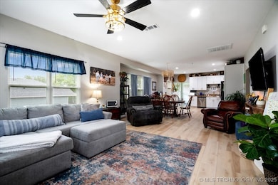 420 W 8th Ave, Bristow, OK 74010 - photo 6