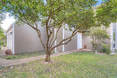 6810 Thorncliffe Dr unit B, Austin, TX 78731 - photo 2