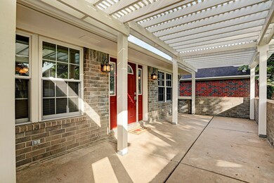 3845 Clover Dr, Alvin, TX 77511 - photo 2