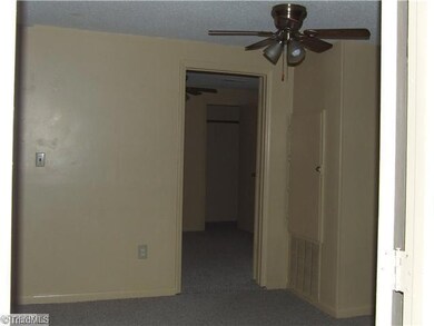 1414 Furlough Ave, High Point, NC 27260 - photo 4