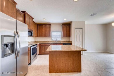 Keystone C-small-005-1-Kitchen-666x445-7