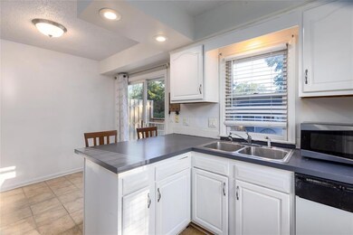 5722 Lincoln Ave, Des Moines, IA 50310 - photo 4