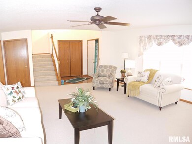 1641 W 65th St, Davenport, IA 52806 - photo 4