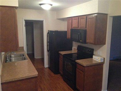 2401 Murray Dr, Toledo, OH 43613 - photo 3