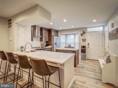 6312 Mary Todd Ct, Centreville, VA 20121 - photo 6