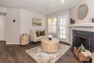 8301 Boat Club Rd unit 1012, Fort Worth, TX 76179 - photo 2