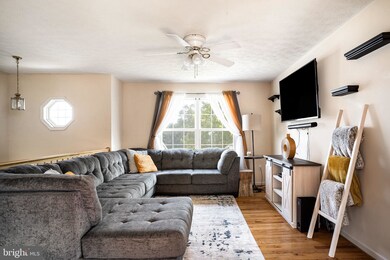 991 Seldon Dr, Strasburg, VA 22657 - photo 3