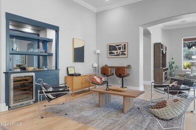 Living Area w/bar