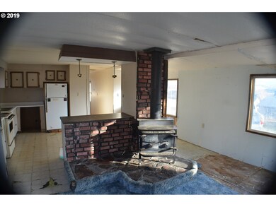 450 Thompson Ave, Mount Vernon, OR 97865 - photo 6