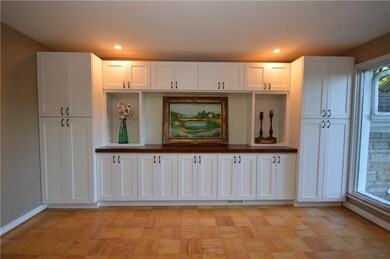 Livingroom Custom Built-in Cabinets