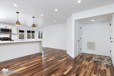 05-Living Room 20240321-DW-4622-Edit