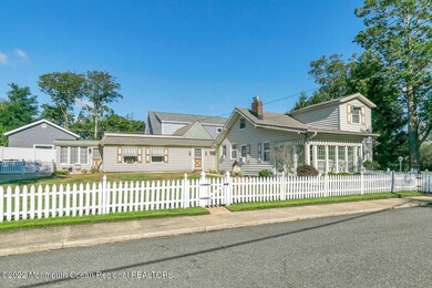Main House & Cottage