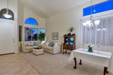 10234 Pine Valley Rd-large-008-37-Living
