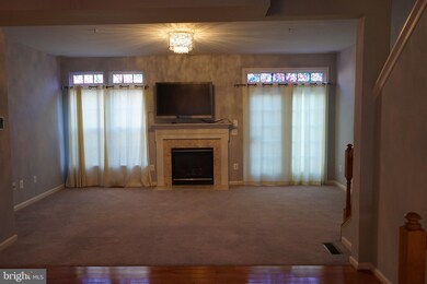 9149 Silvershadow Ct, Lorton, VA 22079 - photo 7