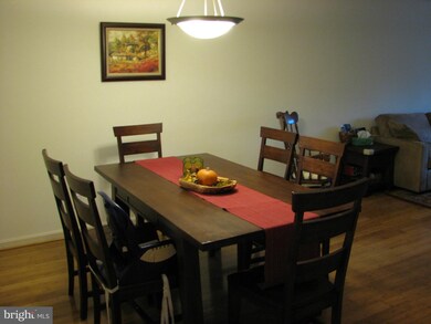 The Four Winds at Oakton unit 2-D1, Oakton, VA 22124 - photo 2