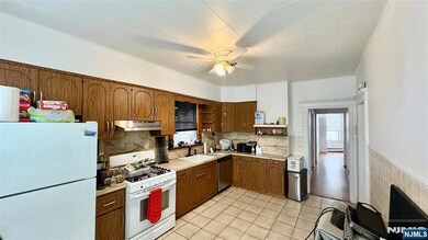 143 Elm St unit 2, Kearny, NJ 07032 - photo 5