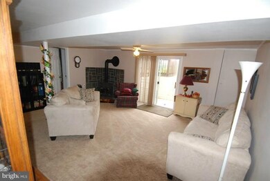 8706 Lagrange St, Lorton, VA 22079 - photo 4