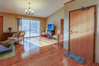 925 Park St unit 201, Oregon, WI 53575 - photo 5