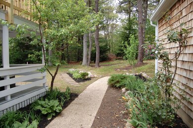 6 Pontiac St, Oak Bluffs, MA 02557 - photo 5