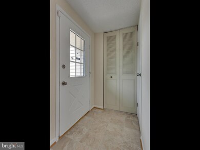 7419 Aspenpark Rd, Lorton, VA 22079 - photo 3