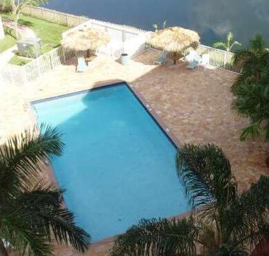 Kendall Lakes Towers unit 401, Miami, FL 33193 - photo 4