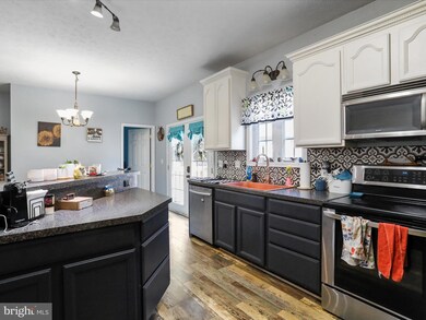 856 Lamplight Rd, Inwood, WV 25428 - photo 4