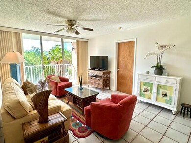 Living Room 3930 S Roosevelt Blvd W212