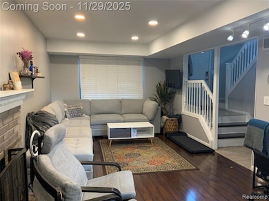 29109 Perth St, Livonia, MI 48154 - photo 3