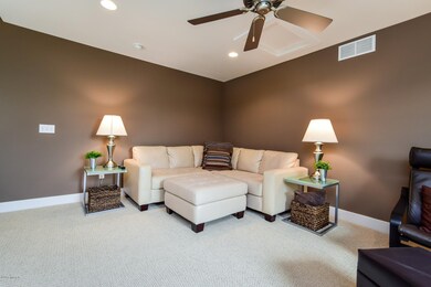 005-photo-living-room-6300353
