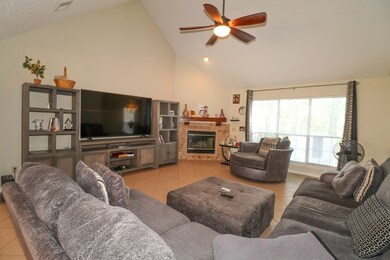 198 Corbitt Dr unit 1, Douglas, GA 31533 - photo 5