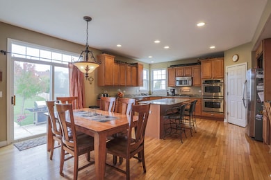 3019 Bluestem Ct, Naperville, IL 60565 - photo 5