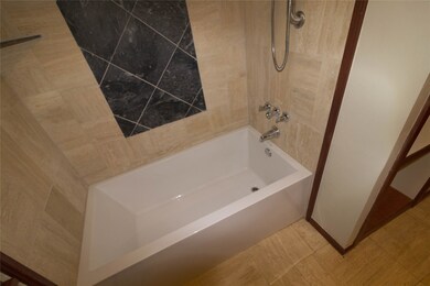 1333 Cheshire Ln, Houston, TX 77018 - photo 6