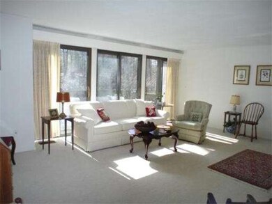 351 Hemlock Cir, Lincoln, MA 01773 - photo 2