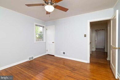 1203 Villanova Ave, Folsom, PA 19033 - photo 7