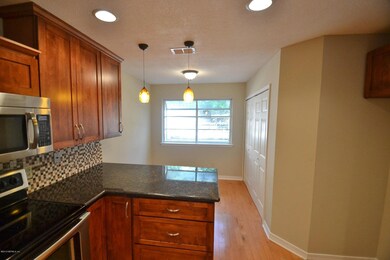 8045 Dickie Dr, Jacksonville, FL 32216 - photo 4