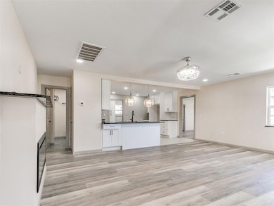 211 NW 6th St, Minco, OK 73059 - photo 6