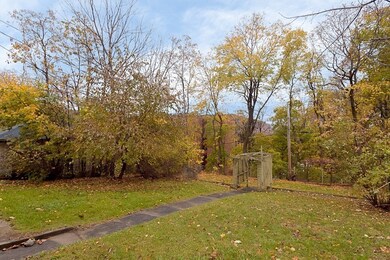 8 Hermitage Ln, Worcester, MA 01605 - photo 4