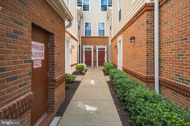 23266 Southdown Manor Terrace unit 112, Ashburn, VA 20148 - photo 5
