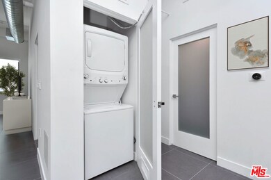 The 939 Lofts unit 1006, Los Angeles, CA 90015 - photo 7