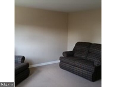 47 S New St unit 2ND FL, Hatboro, PA 19040 - photo 2